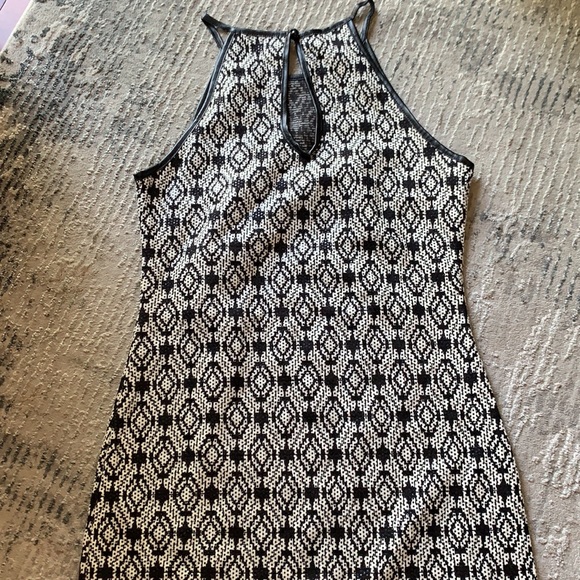 Black and White Print Dress - Picture 5 of 5